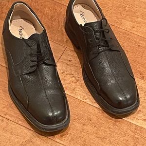 Black dress shoes